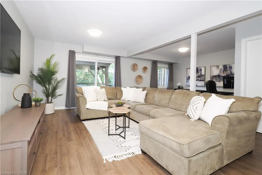 7 Caprice Court