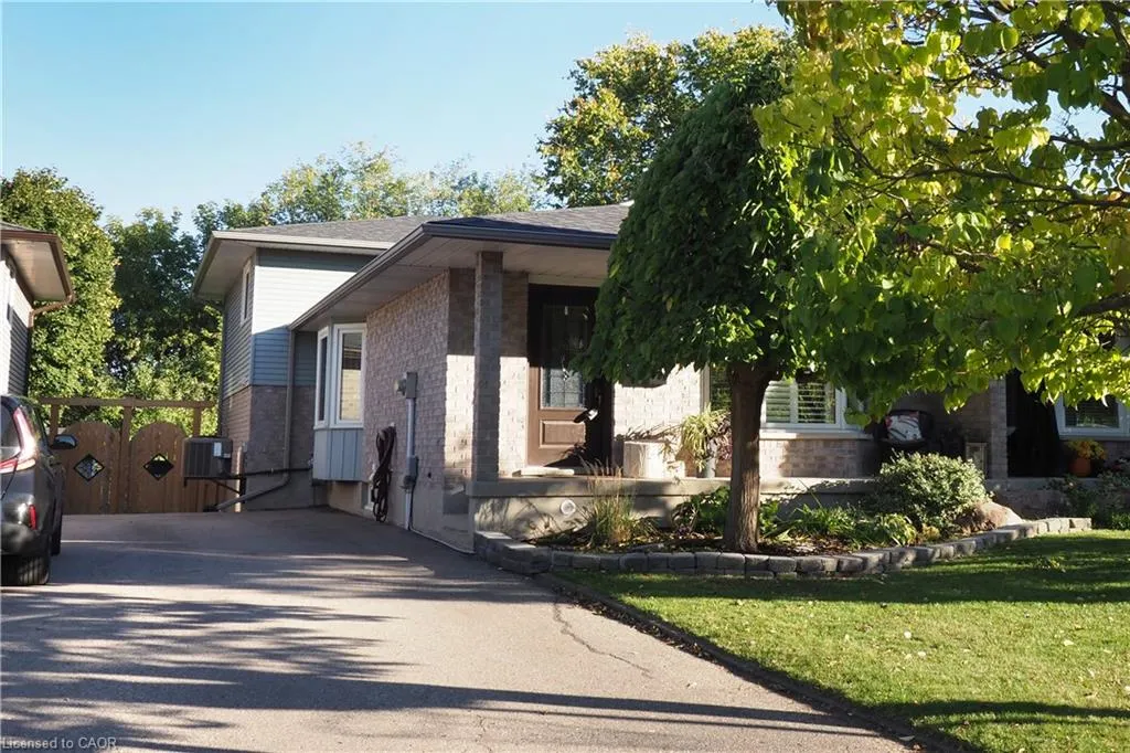 7 Caprice Court