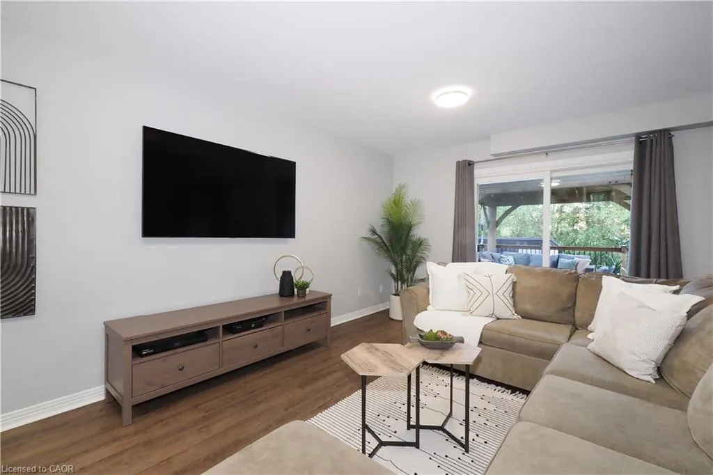 7 Caprice Court