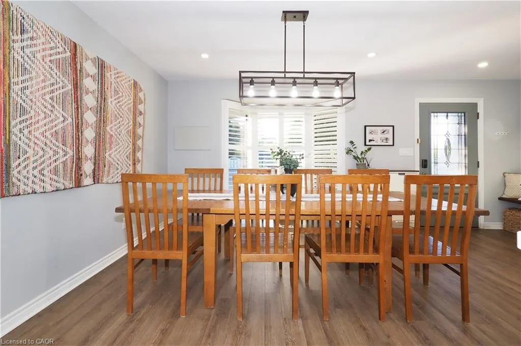 7 Caprice Court