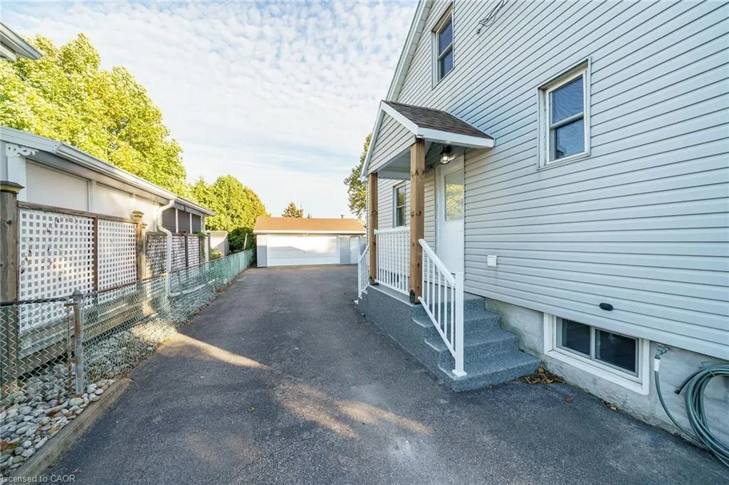 350 Pottruff Road N