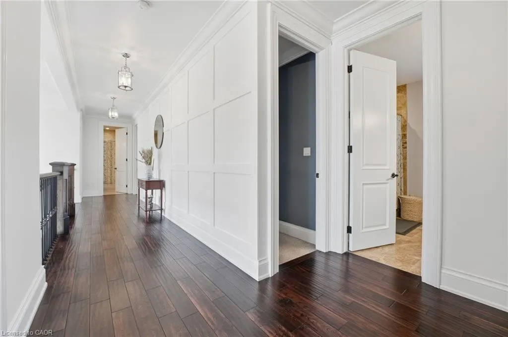 855 Avenue Road