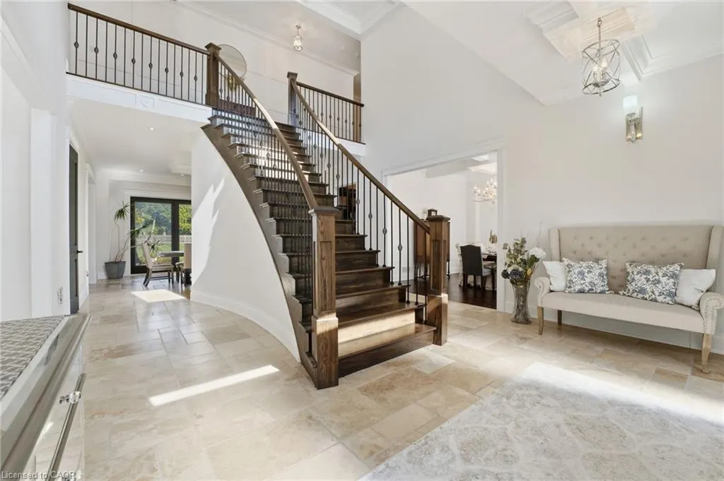 855 Avenue Road