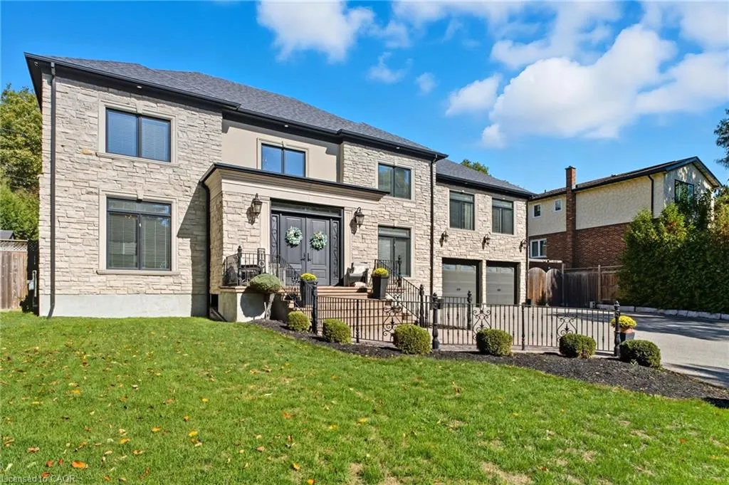 855 Avenue Road