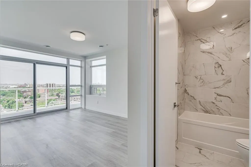 479 Charlton Avenue E, #603