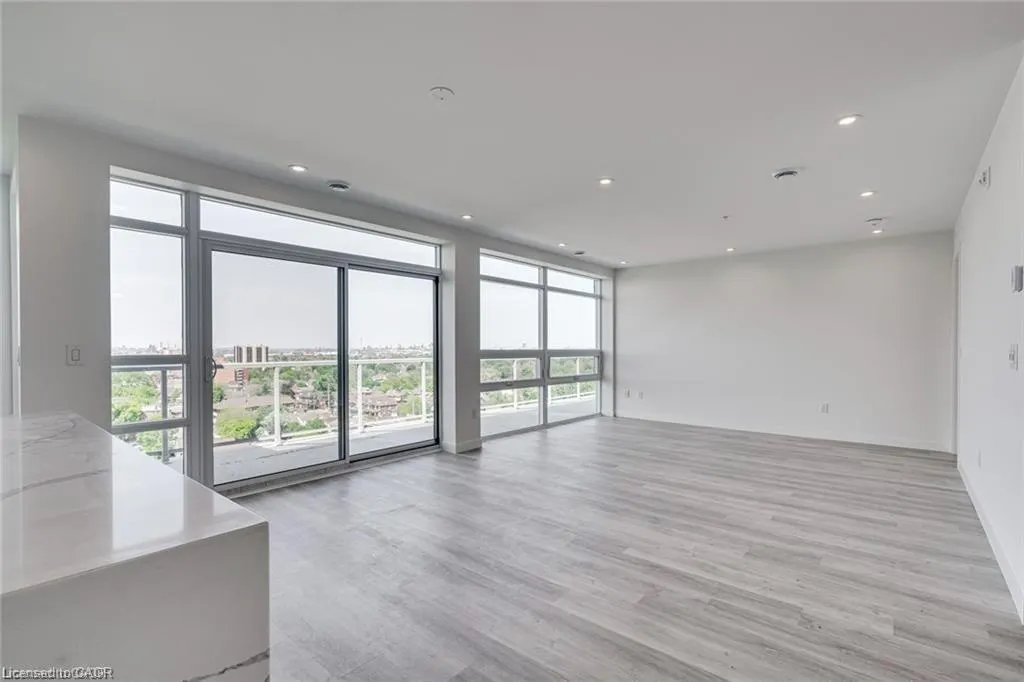 479 Charlton Avenue E, #603