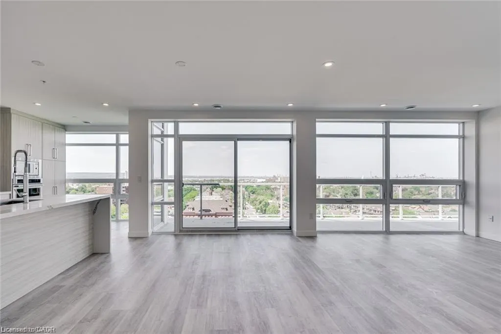 479 Charlton Avenue E, #603