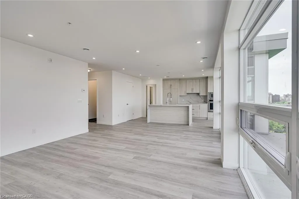 479 Charlton Avenue E, #603