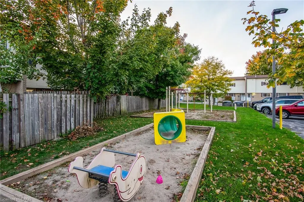 211 Veronica Drive, #11