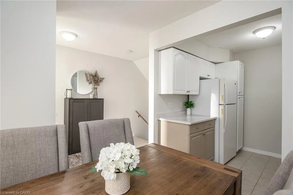 211 Veronica Drive, #11