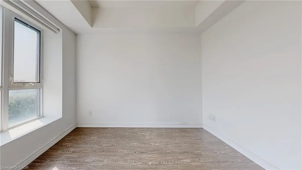 158 King Street N, #8802