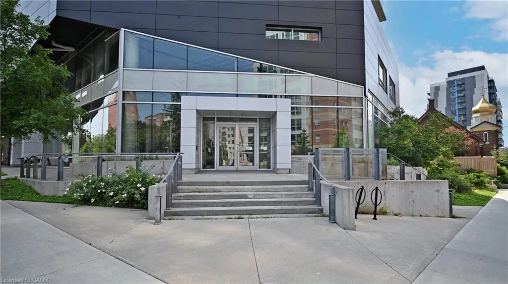 158 King Street N, #8802