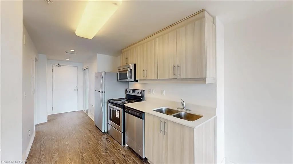 158 King Street N, #8802