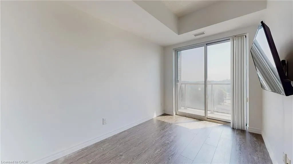 158 King Street N, #8802