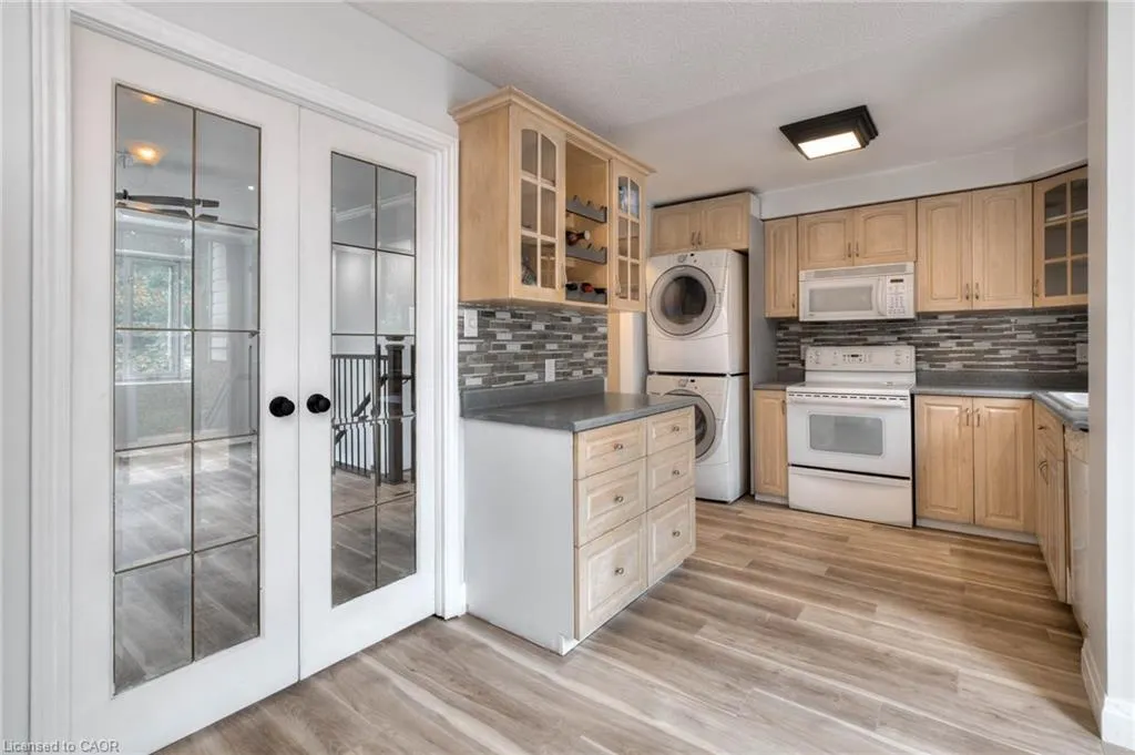 170 Wheatfield Crescent, #UPPER