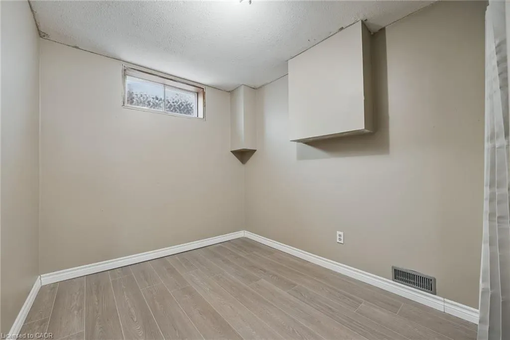 3 Envoy Boulevard