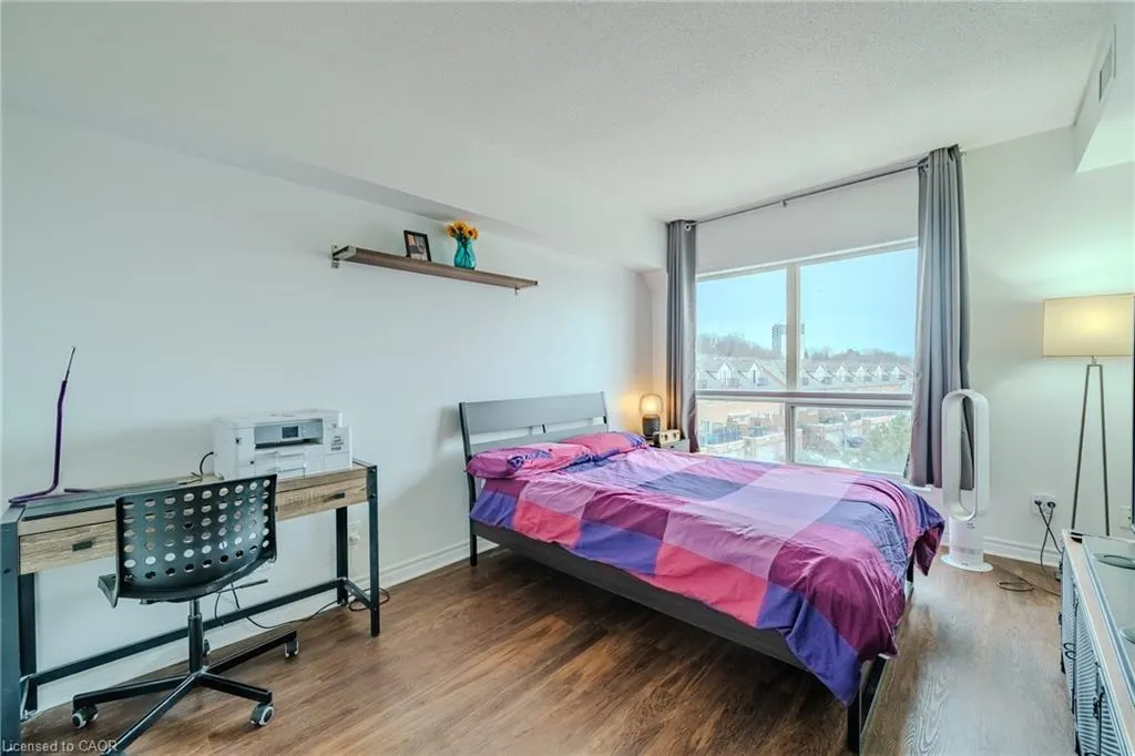 8 Harris Street, #422