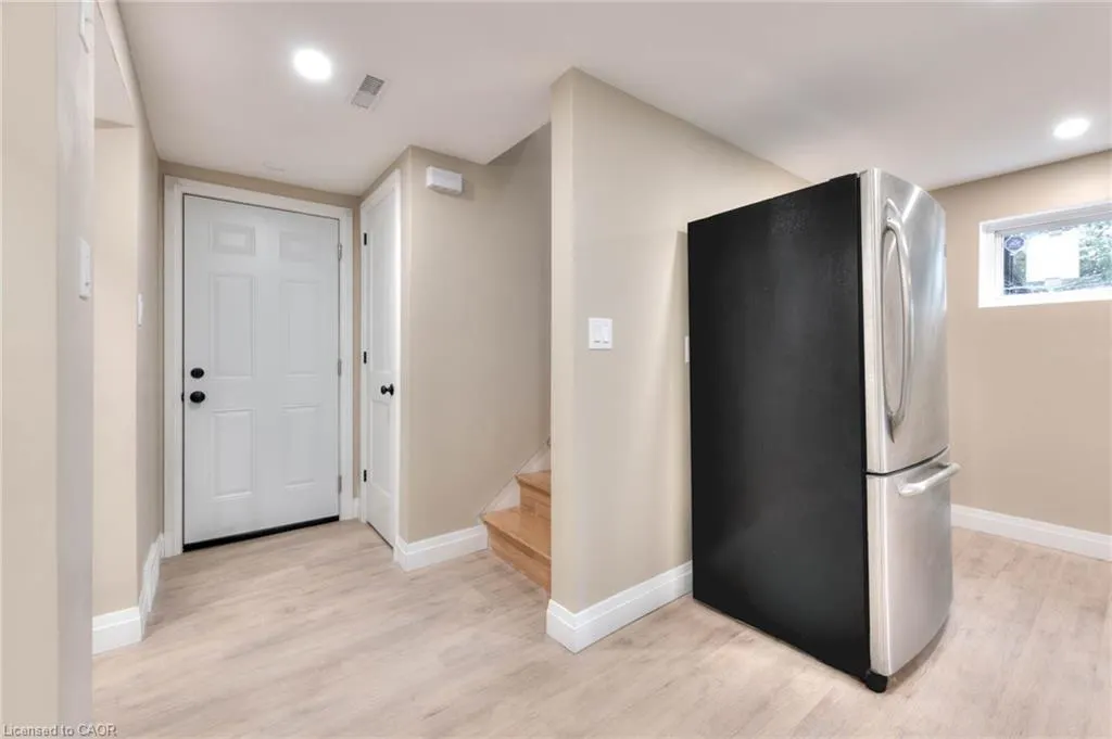 170 Wheatfield Crescent, #LOWER