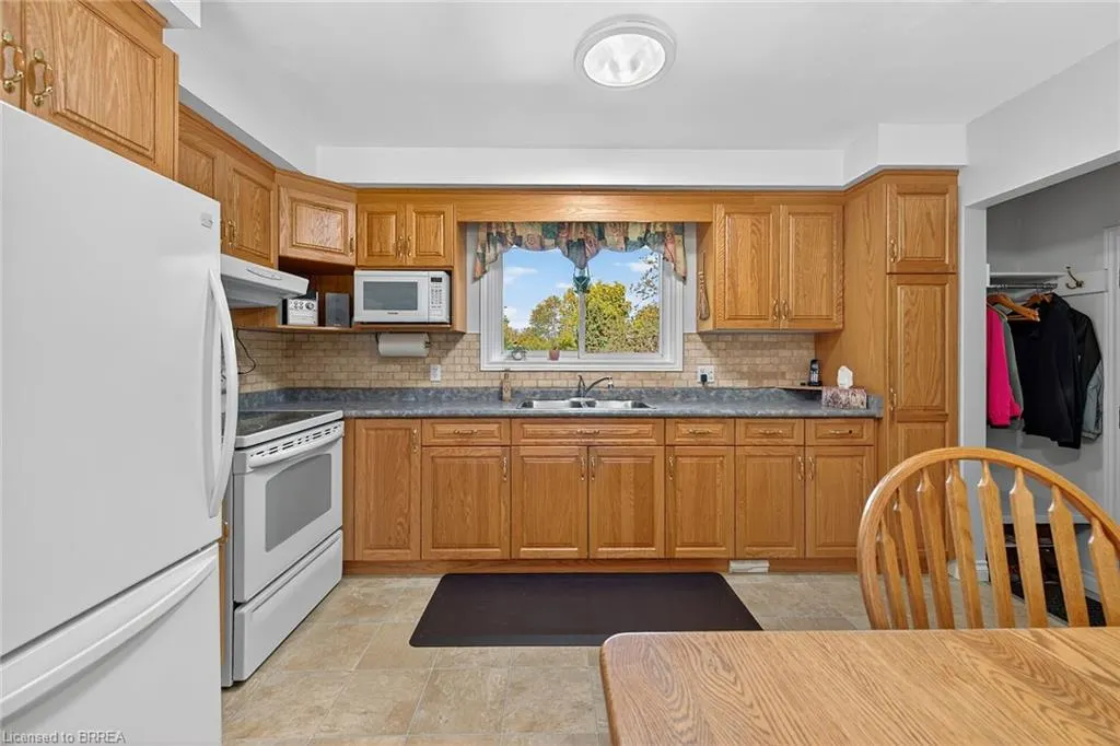 169 Governors Road E