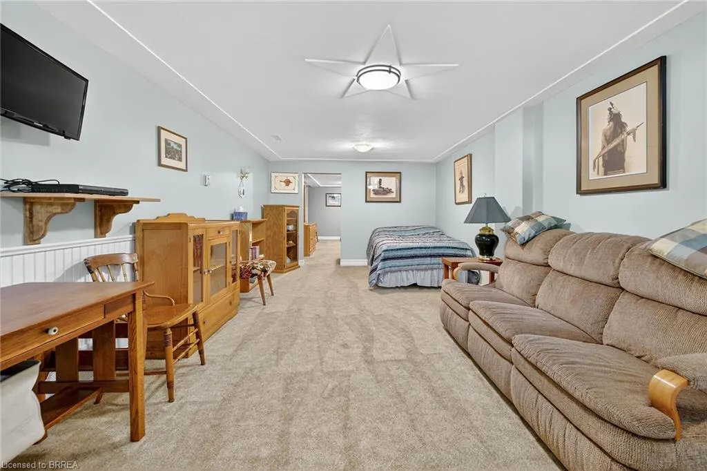 169 Governors Road E