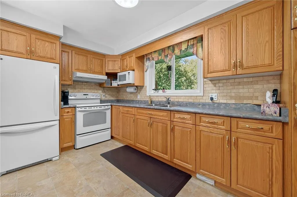 169 Governors Road E
