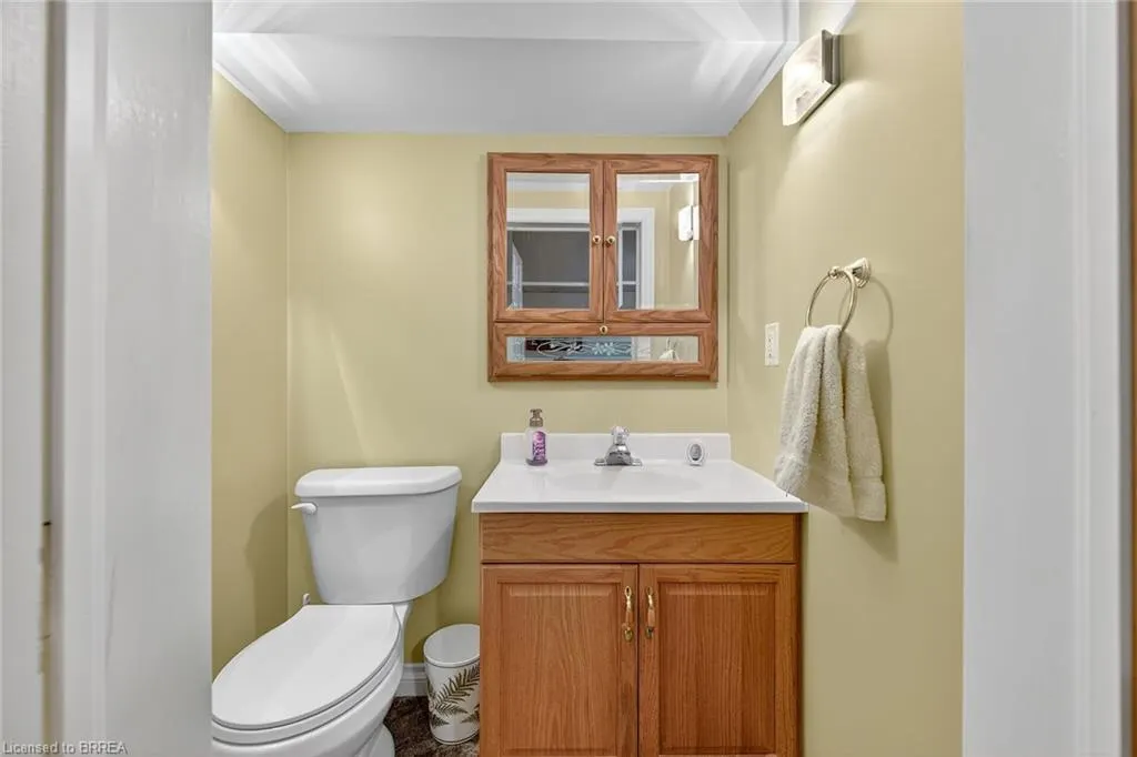 169 Governors Road E