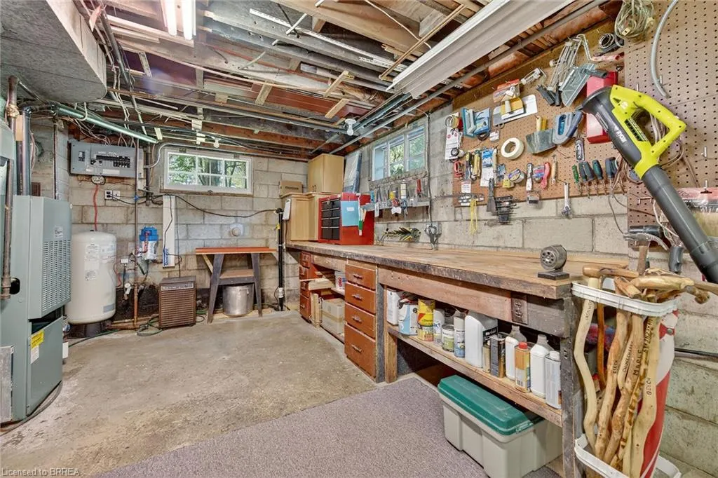 169 Governors Road E