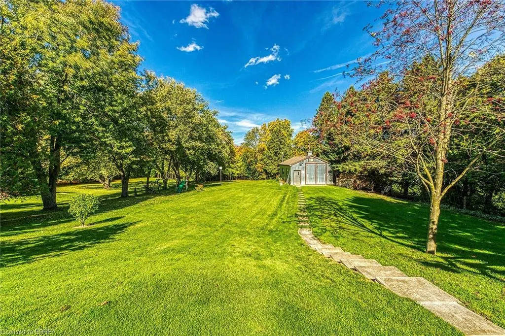 169 Governors Road E