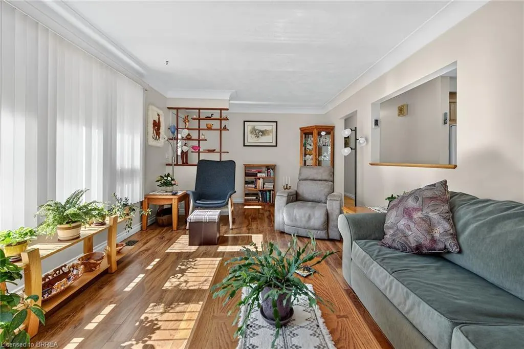 169 Governors Road E