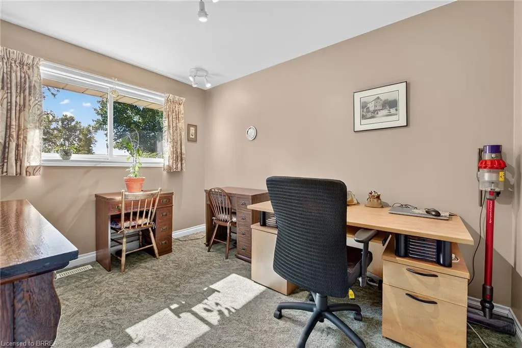 169 Governors Road E