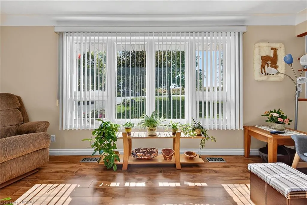 169 Governors Road E