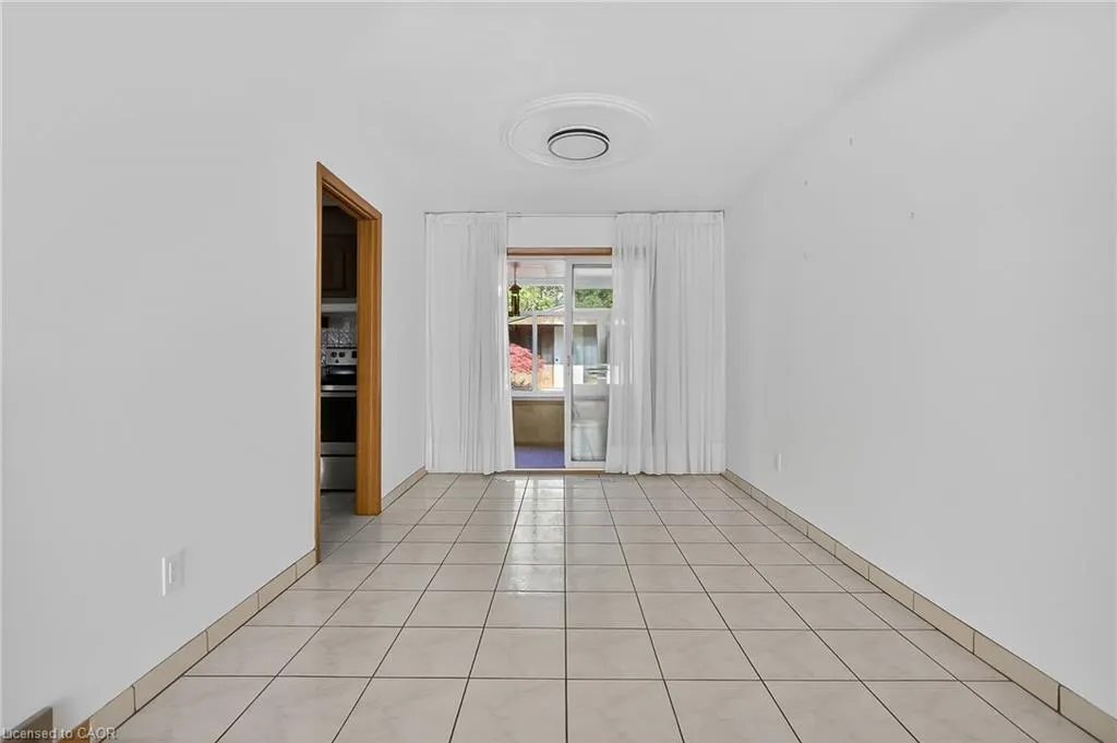 246 Thaler Avenue N, #Upper Level