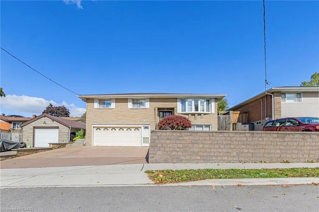 246 Thaler Avenue N, #Upper Level
