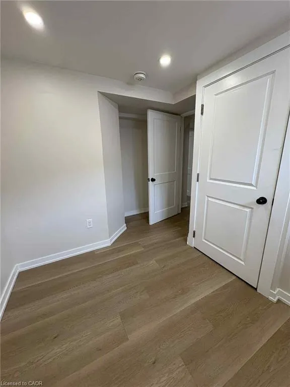 28 Victor Boulevard, #LOWER