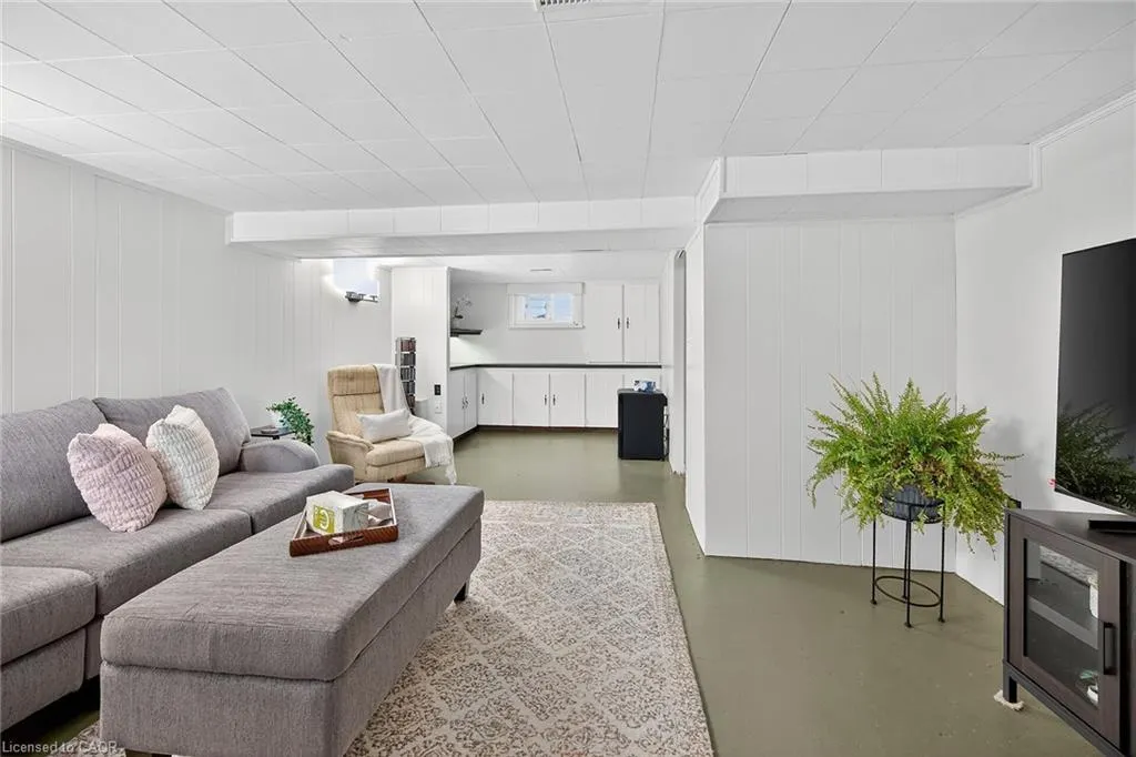 238 East 43rd Street