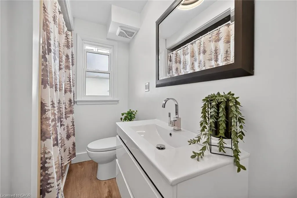 238 East 43rd Street