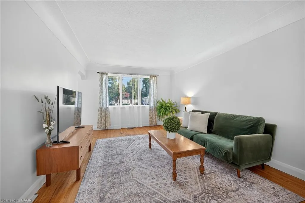 238 East 43rd Street