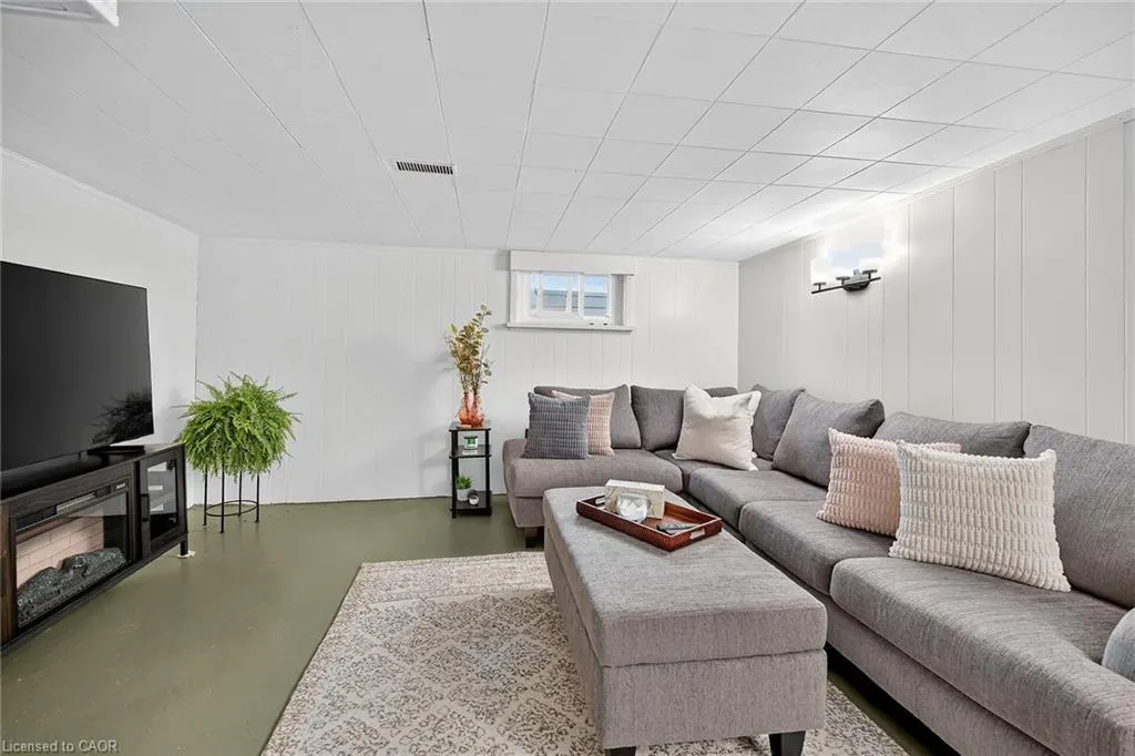 238 East 43rd Street