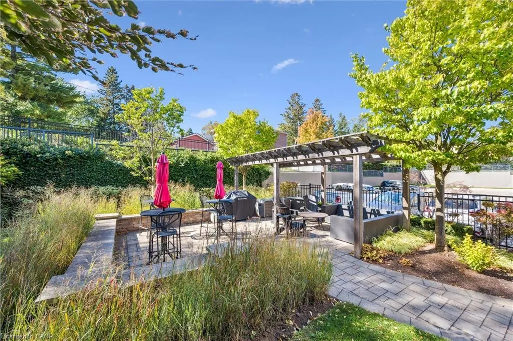 539 Belmont Avenue W, #201