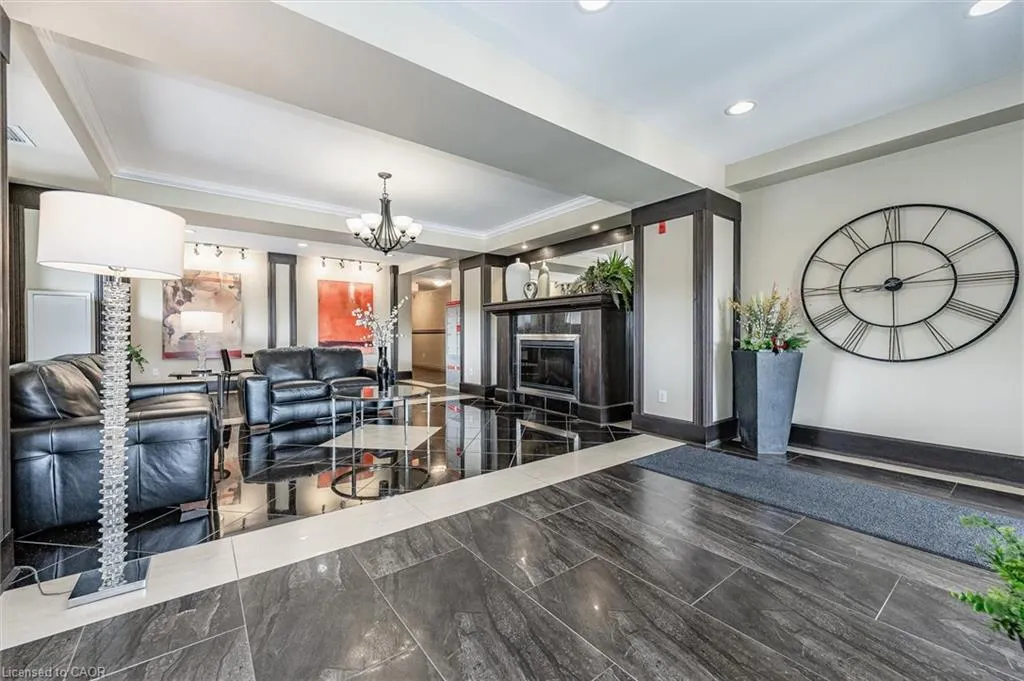 539 Belmont Avenue W, #201