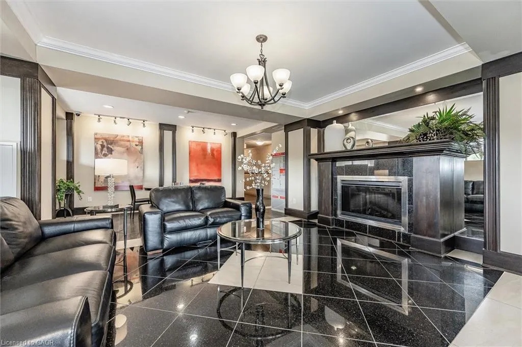 539 Belmont Avenue W, #201