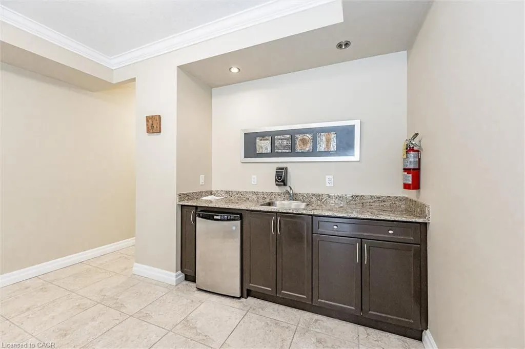 539 Belmont Avenue W, #201