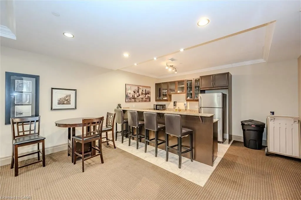 539 Belmont Avenue W, #201