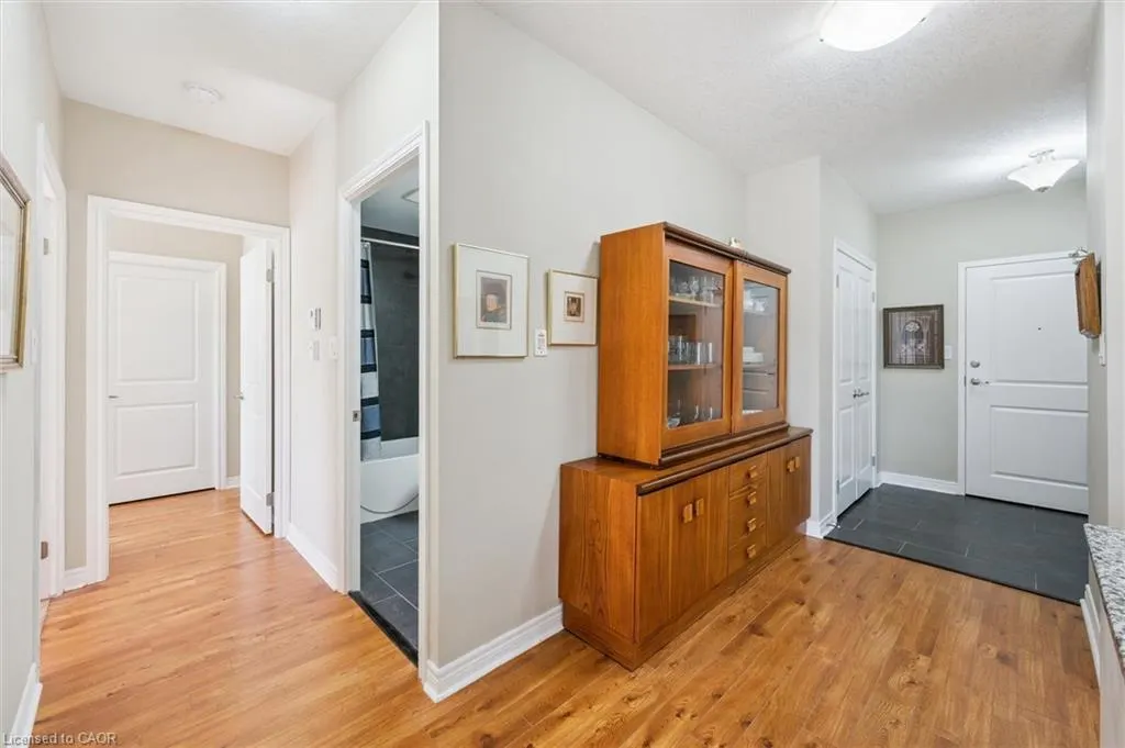 539 Belmont Avenue W, #201