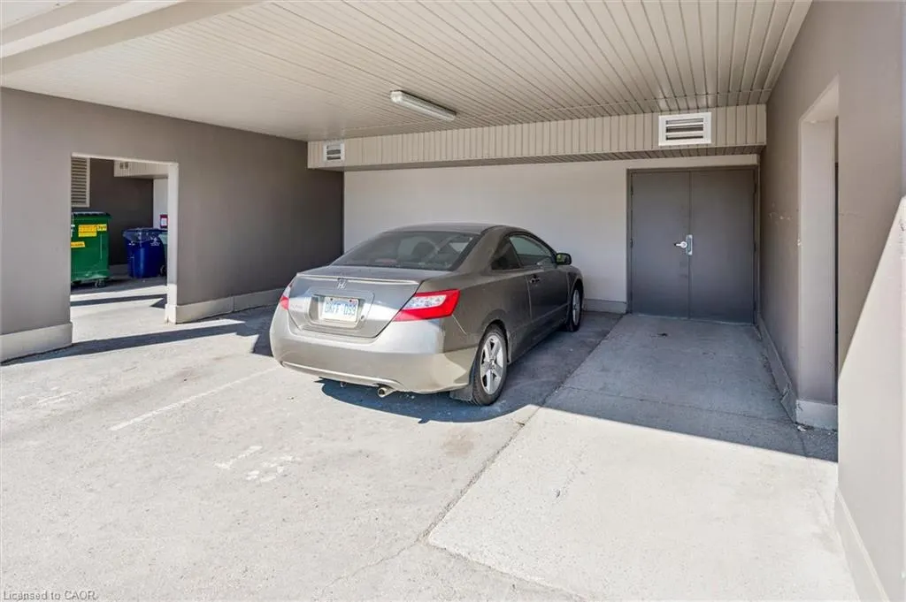 539 Belmont Avenue W, #201