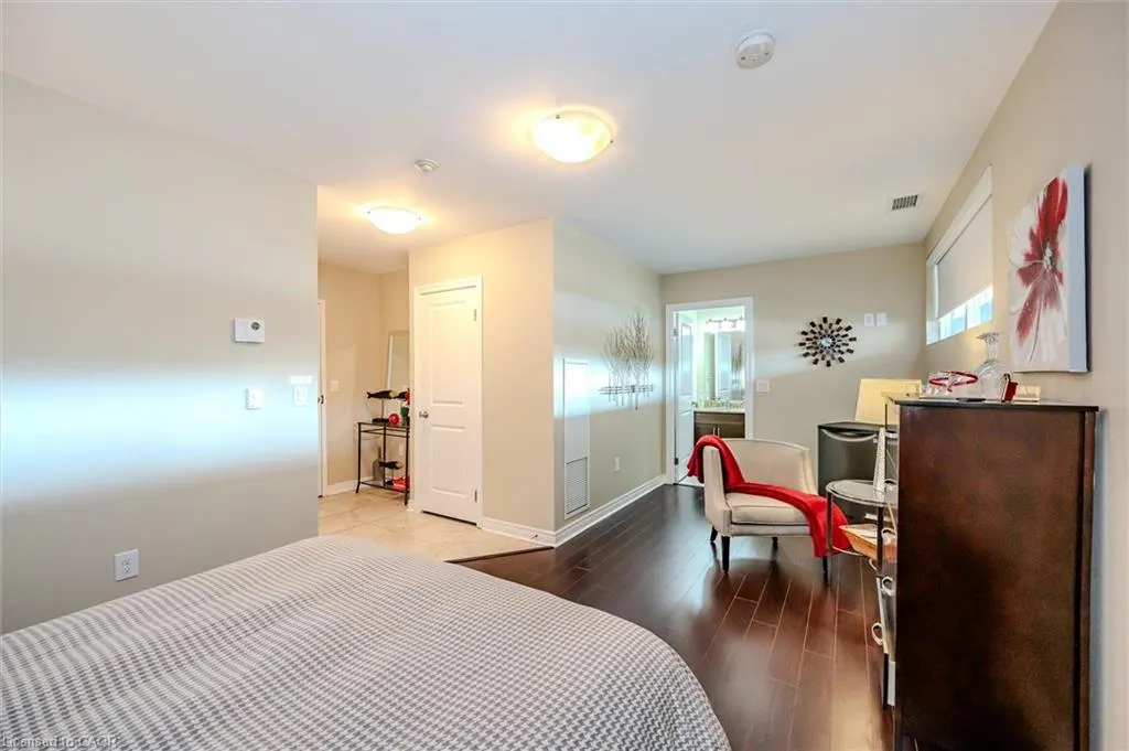 539 Belmont Avenue W, #201