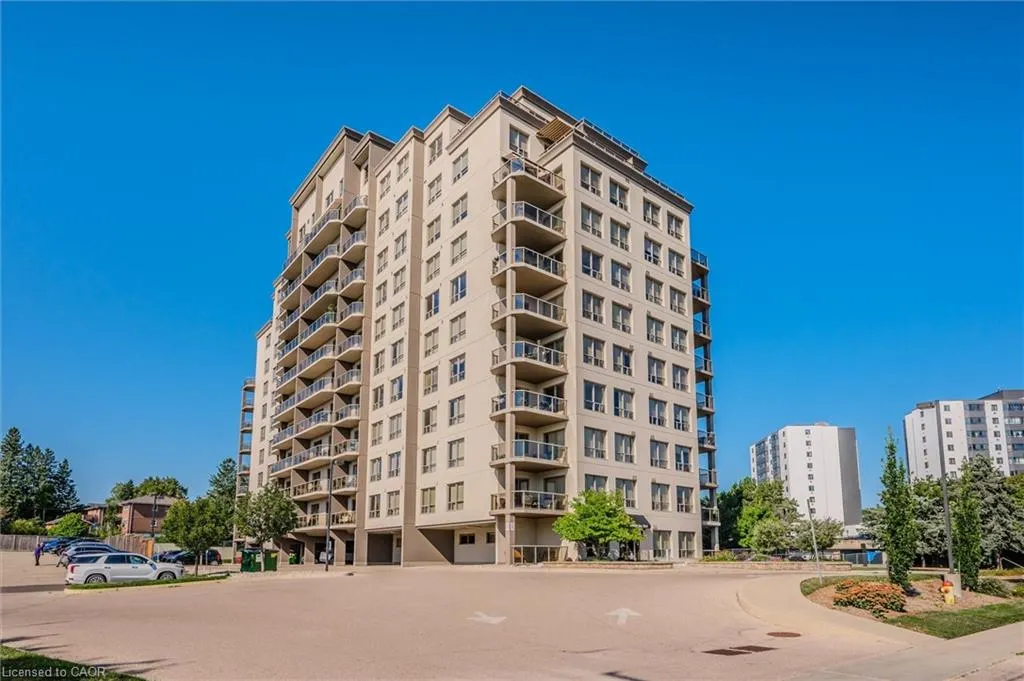 539 Belmont Avenue W, #201