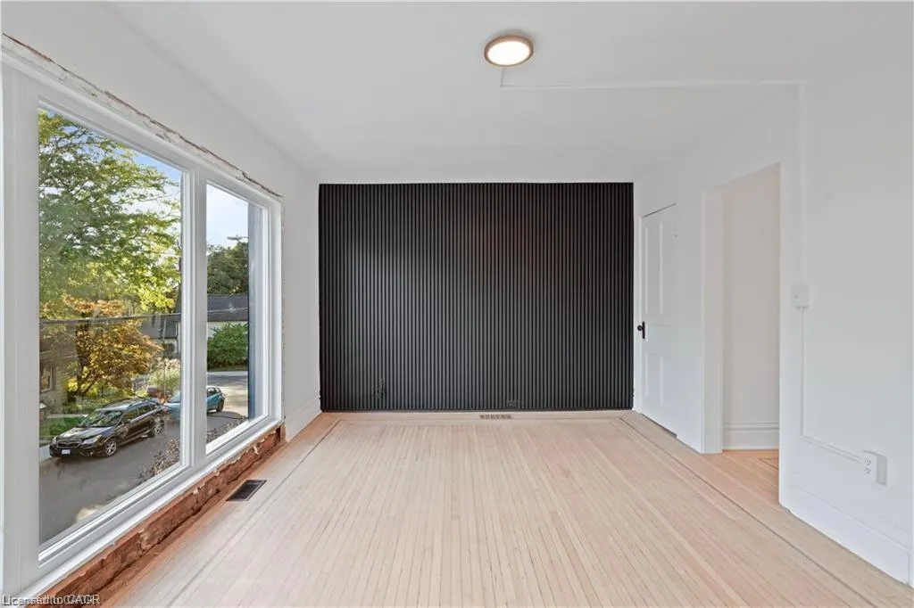 30 Jones Street, #2