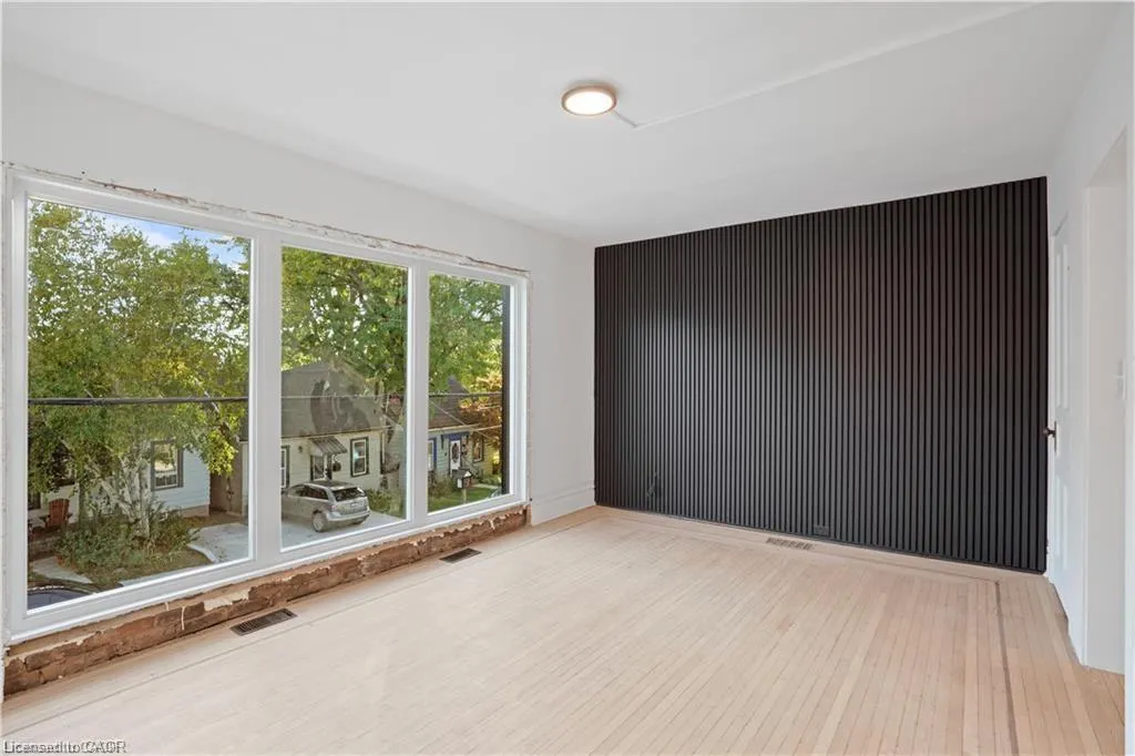 30 Jones Street, #2