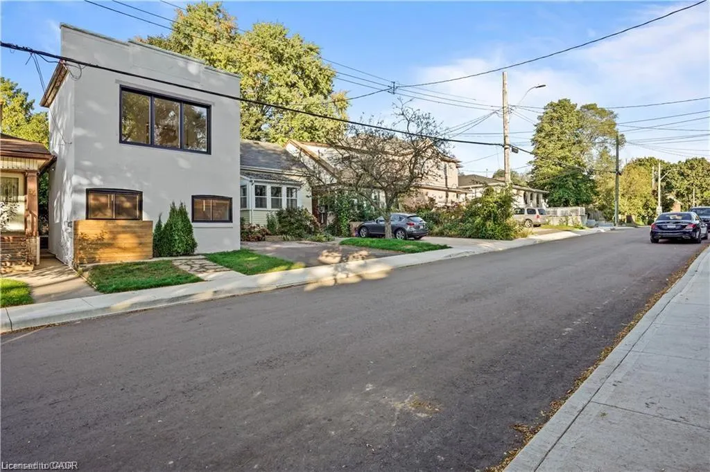30 Jones Street, #2